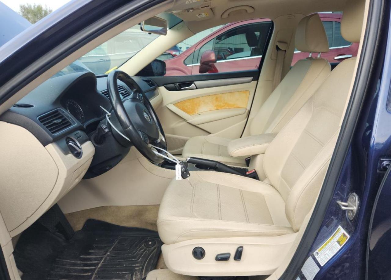 VOLKSWAGEN PASSAT SE