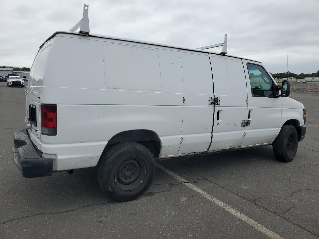 FORD ECONOLINE E250 VAN