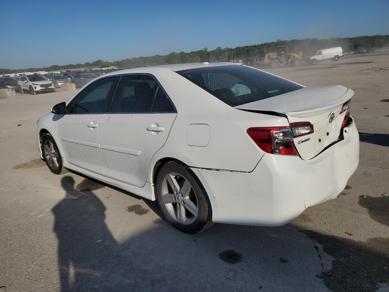 TOYOTA CAMRY BASE