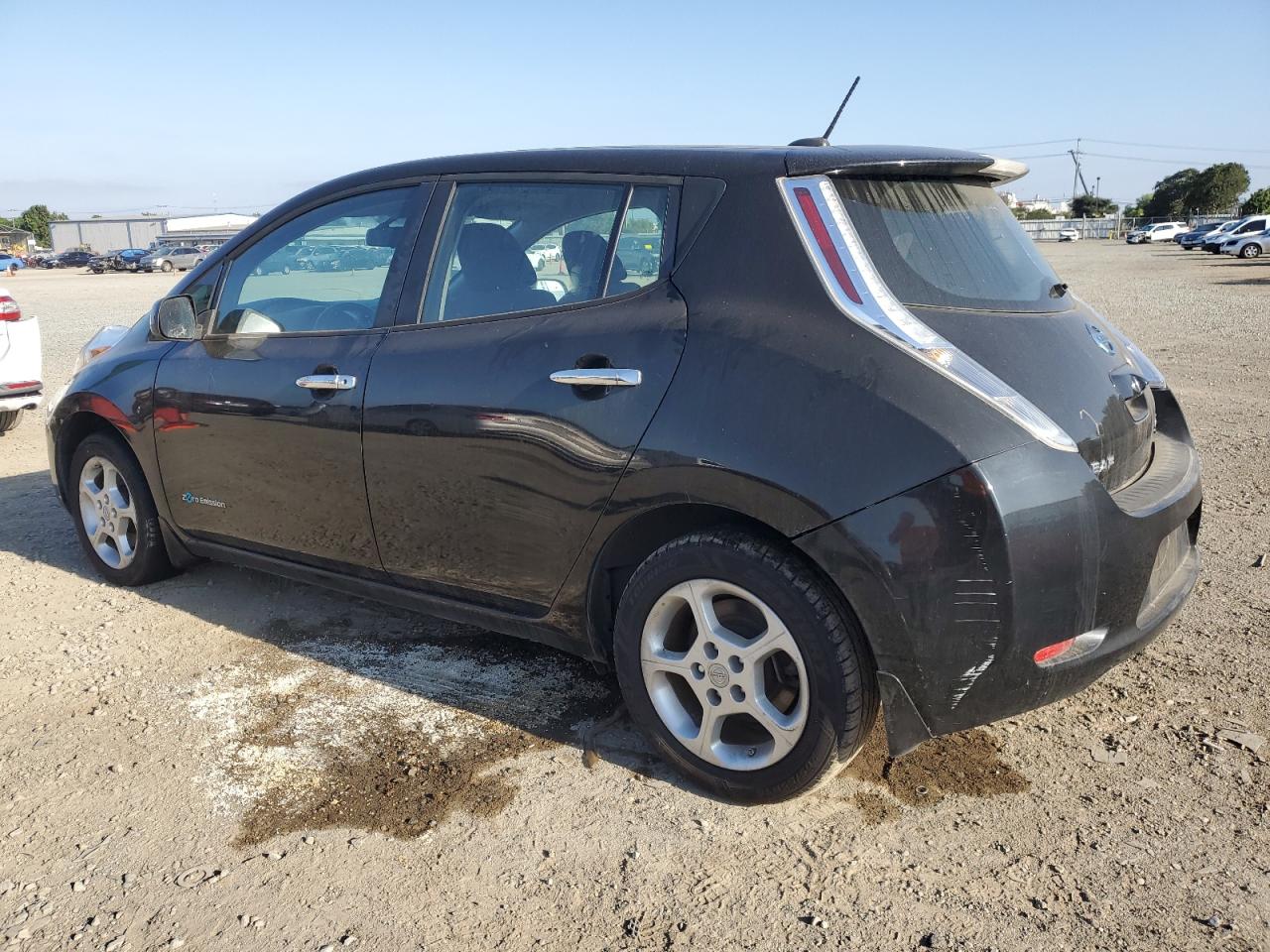 NISSAN LEAF S