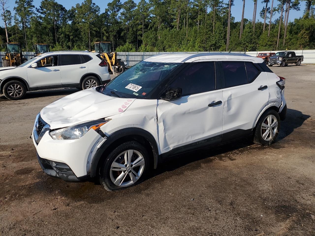 NISSAN KICKS S