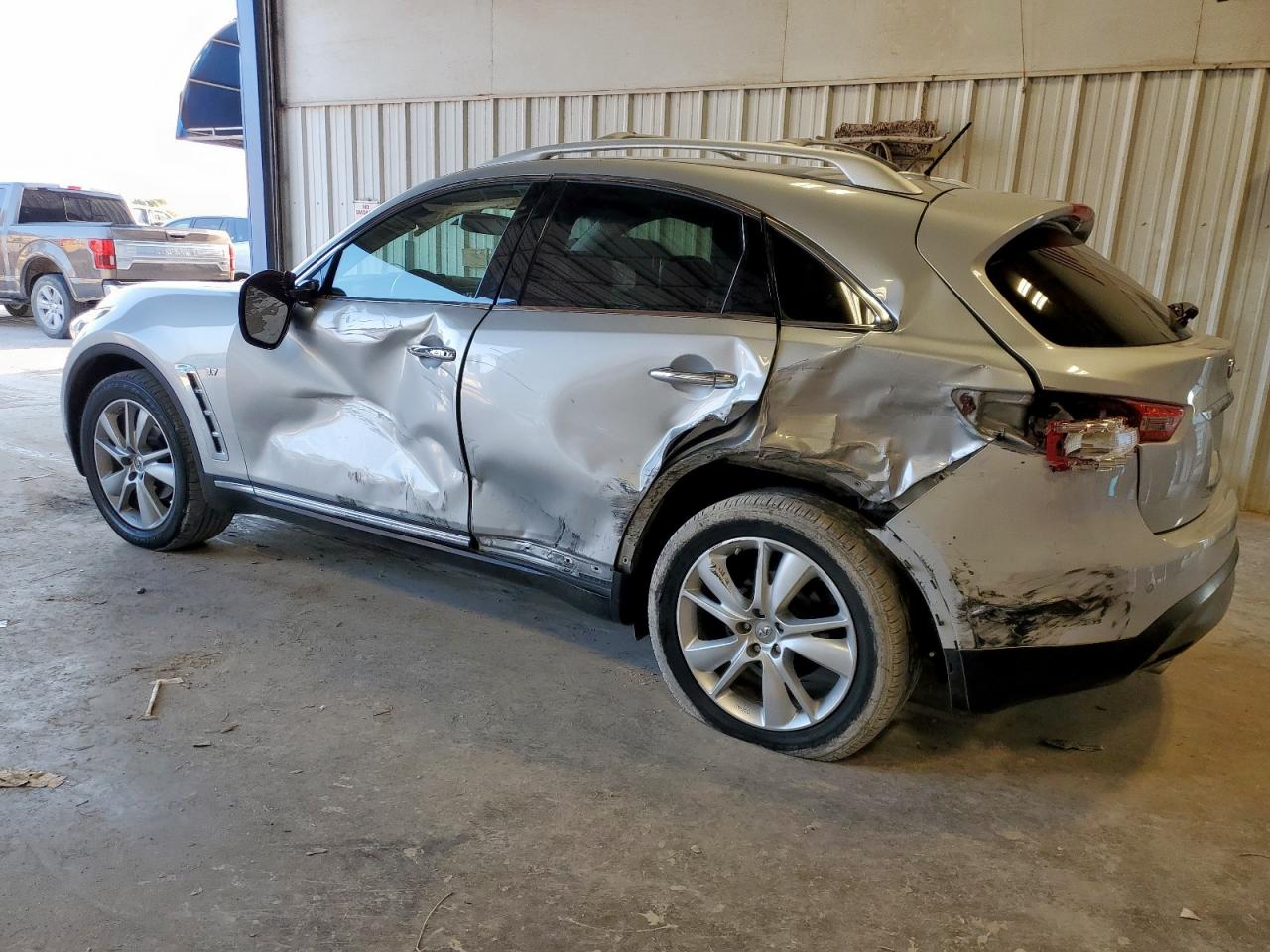 INFINITI QX70