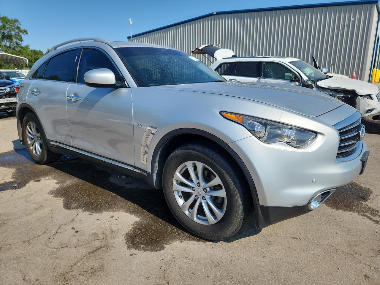 INFINITI QX70