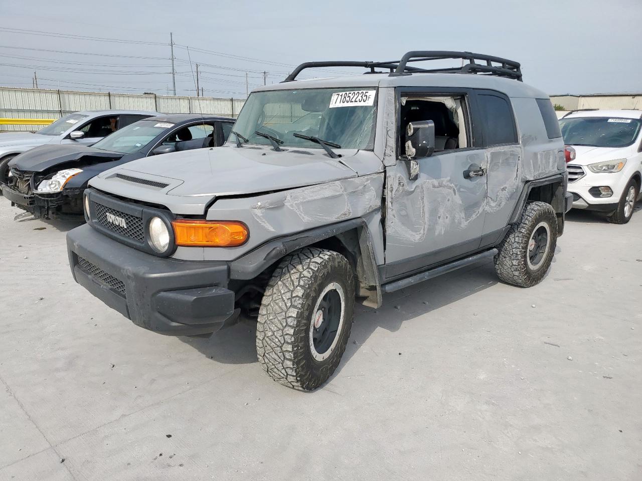 TOYOTA FJ CRUISER