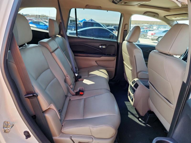 2017 HONDA PILOT TOUR 5FNYF5H93HB014523