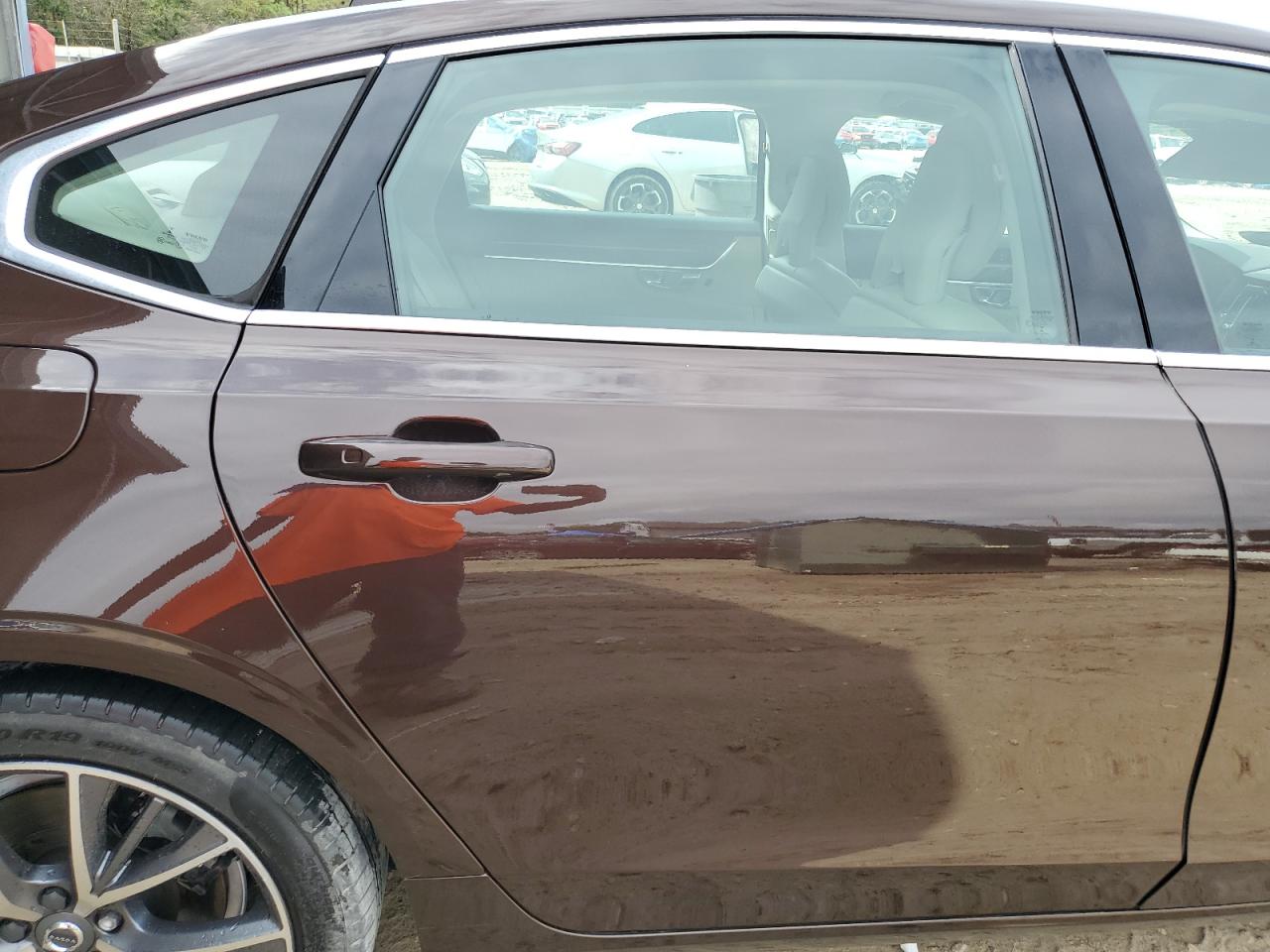 VOLVO S90 T5 MOMENTUM