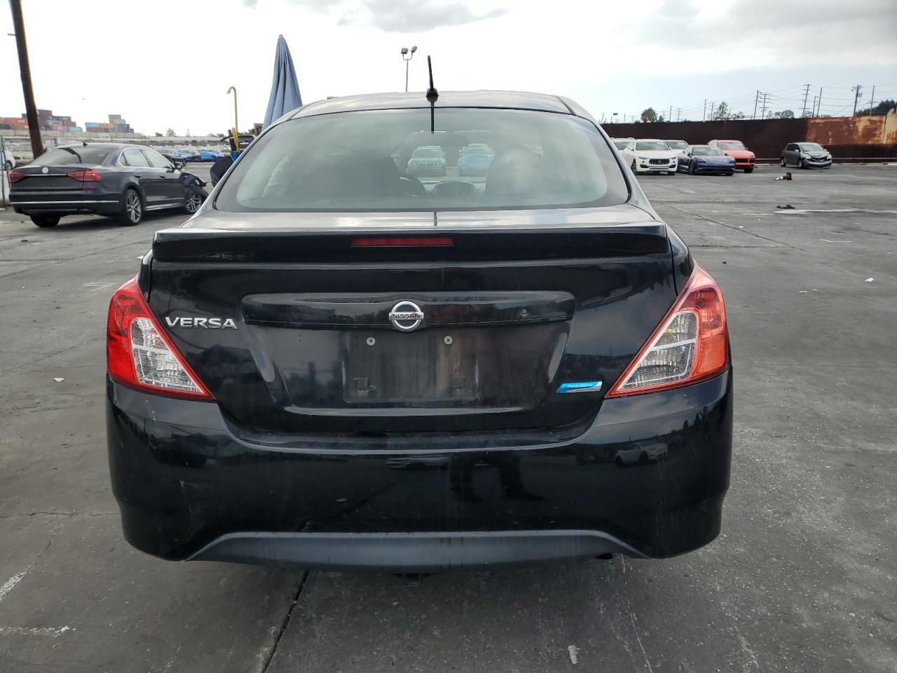 NISSAN VERSA S