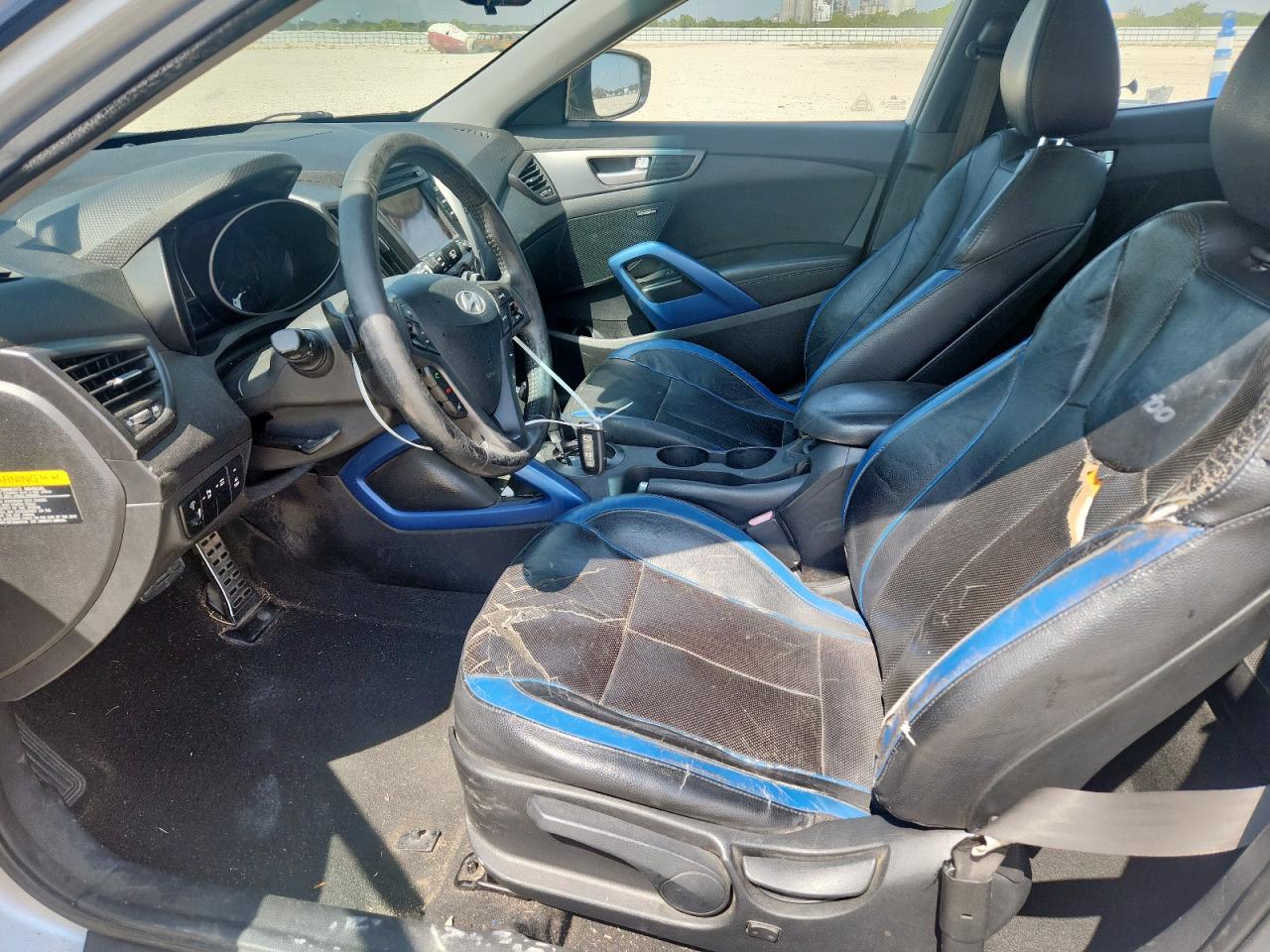 HYUNDAI VELOSTER TURBO