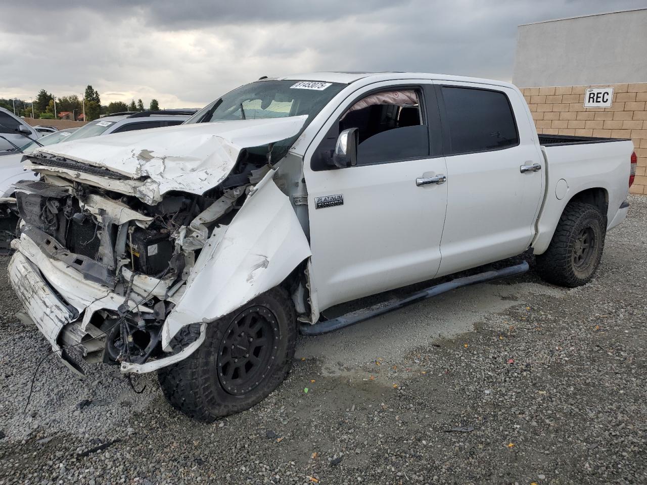 TOYOTA TUNDRA CREWMAX PLATINUM