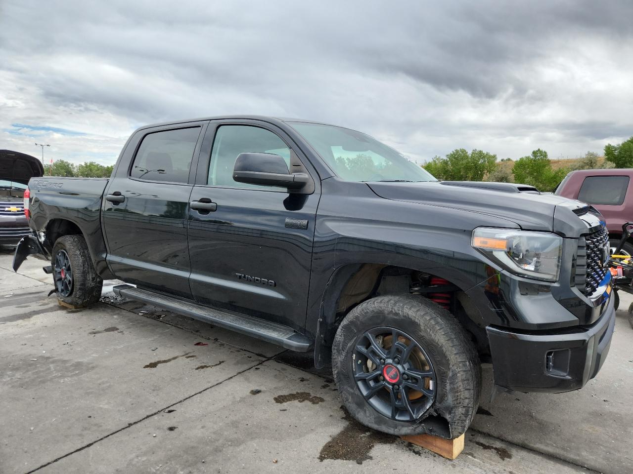 TOYOTA TUNDRA CREWMAX SR5