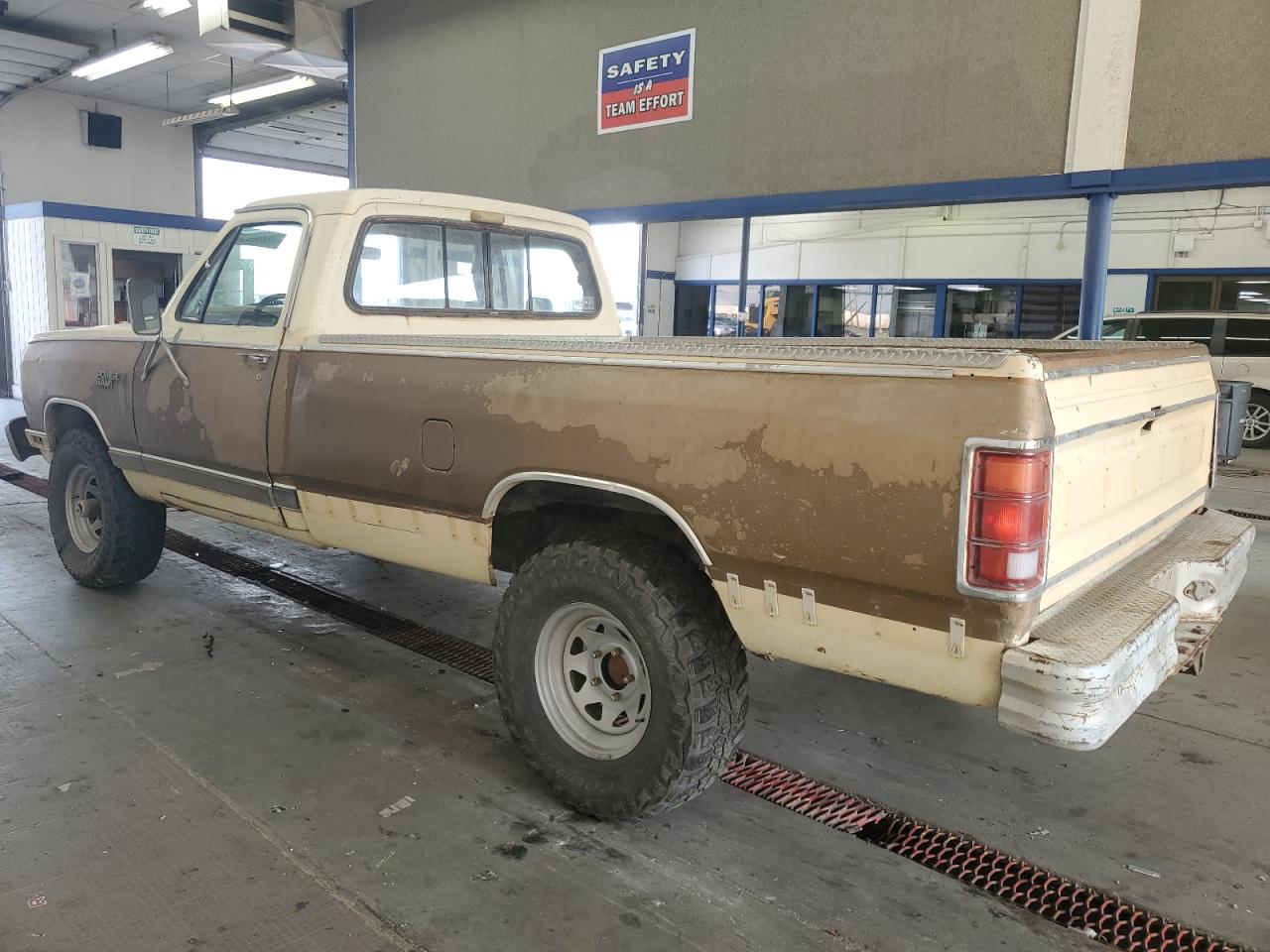 Lot #3318077365 1986 DODGE W-SERIES W