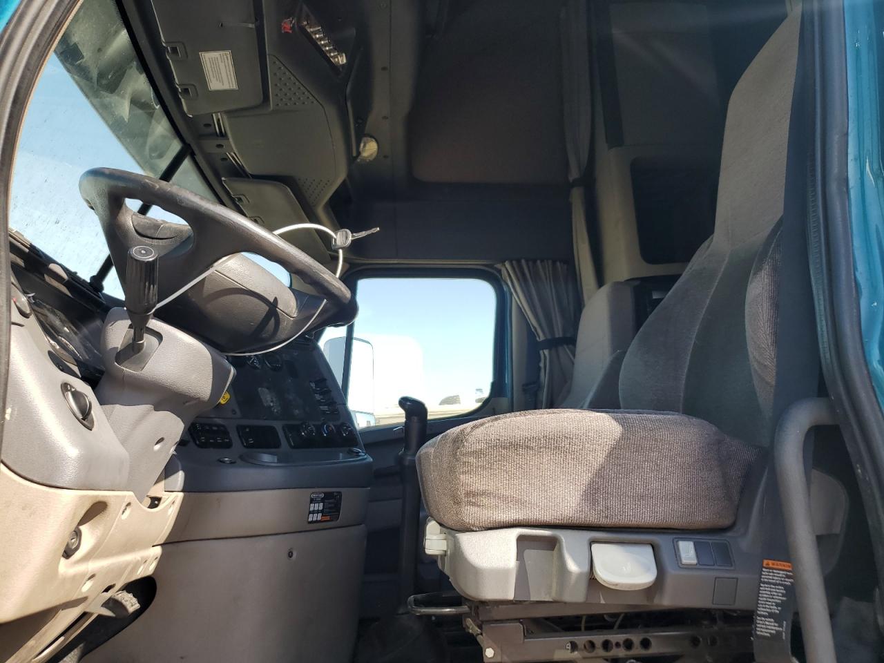 Lot #3276498085 2017 FREIGHTLINER CASCADIA 1