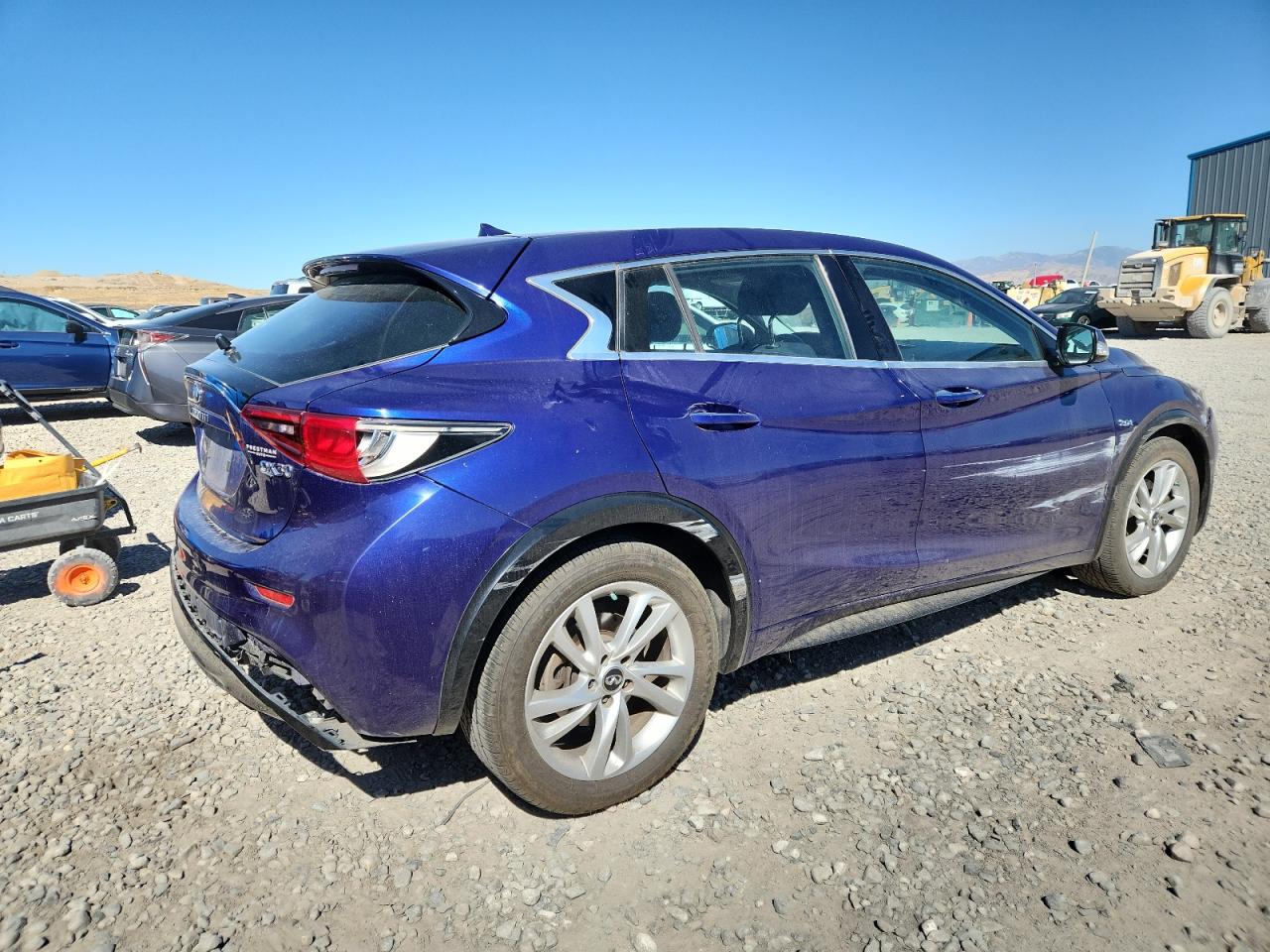 INFINITI QX30 BASE