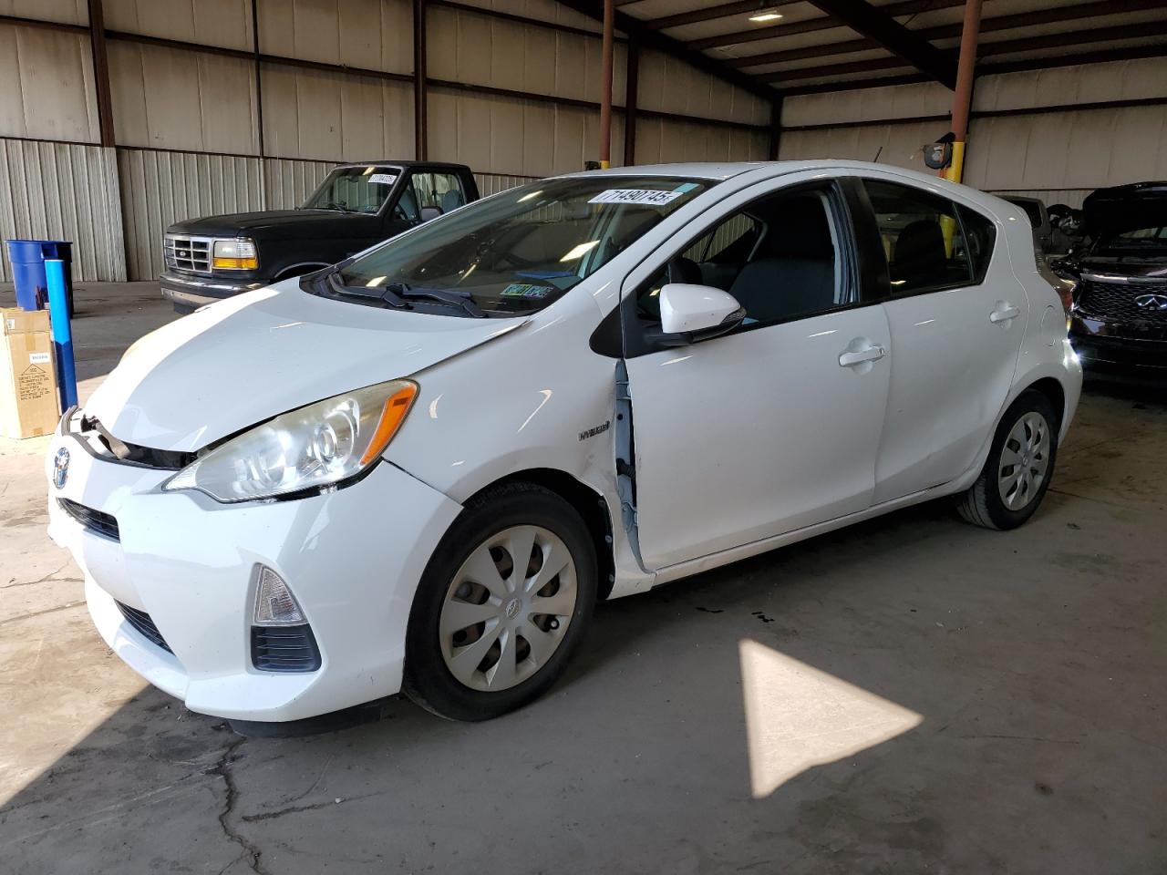 TOYOTA PRIUS C