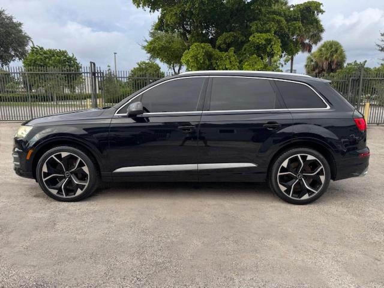 AUDI Q7 PREMIUM