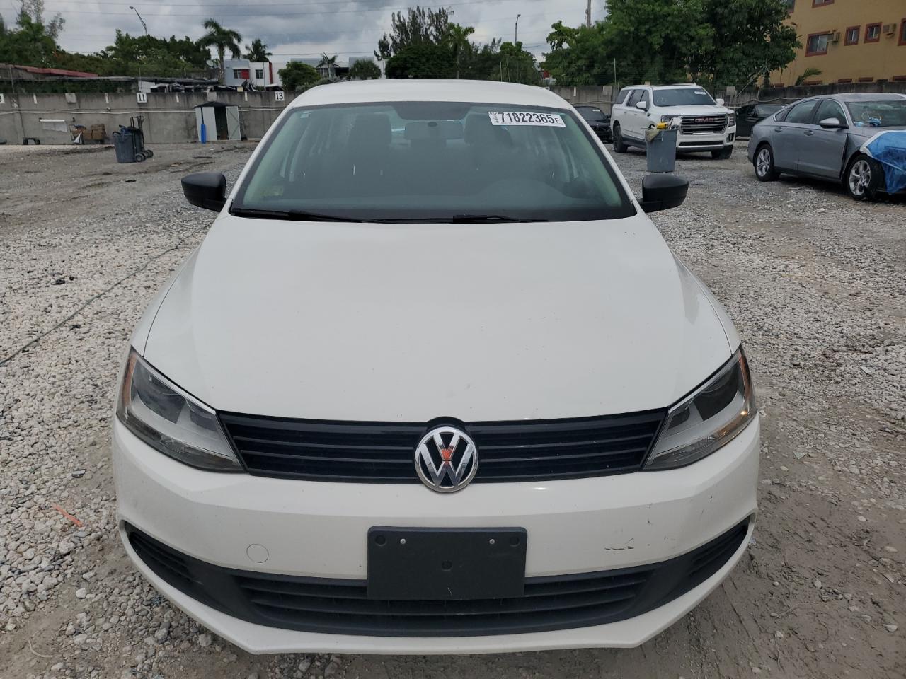 VOLKSWAGEN JETTA BASE