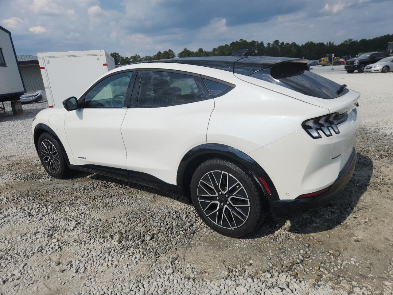 FORD MUSTANG PREMIUM