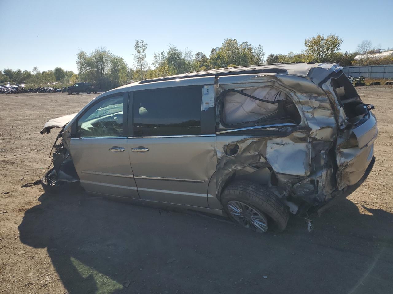 CHRYSLER TOWN & COUNTRY TOURING L