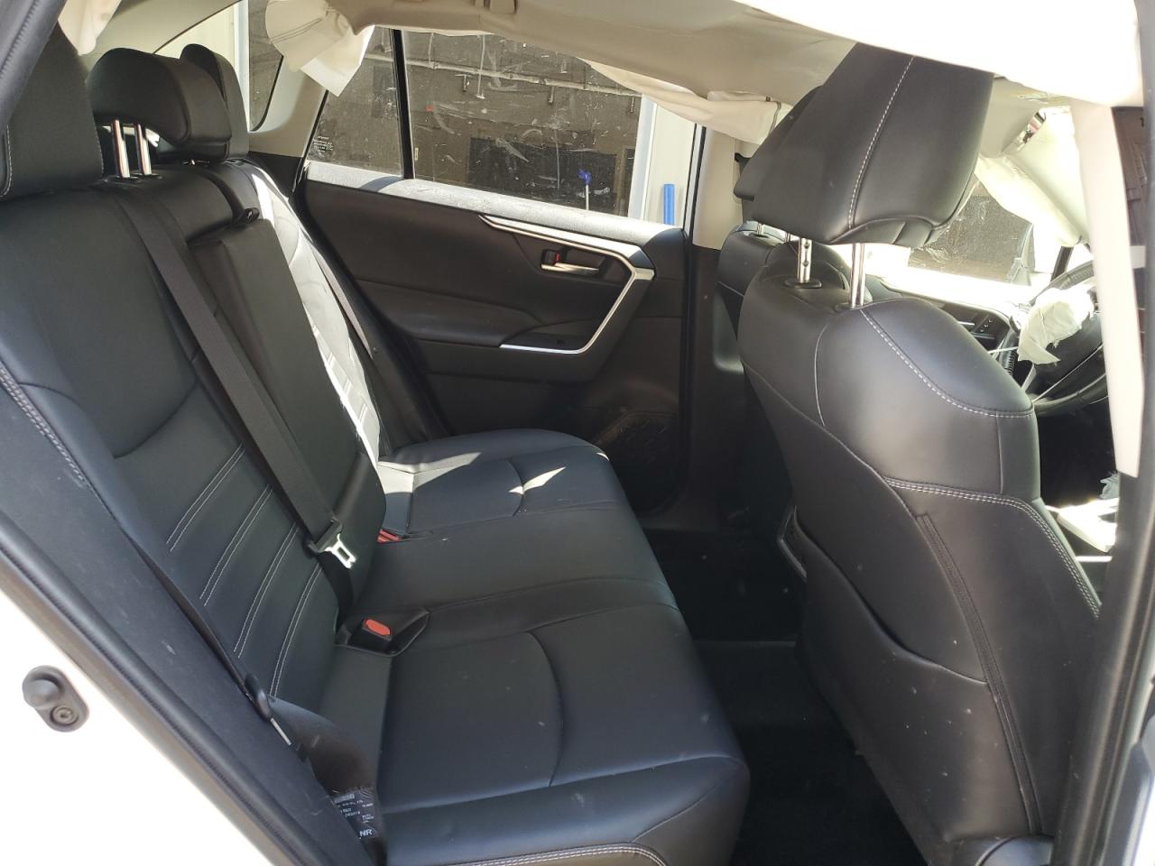 TOYOTA RAV4 XLE PREMIUM