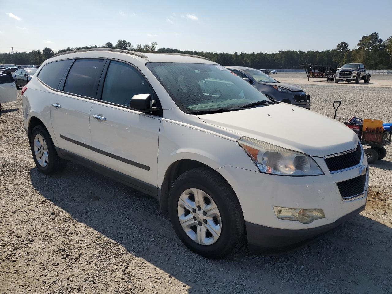 CHEVROLET TRAVERSE LS