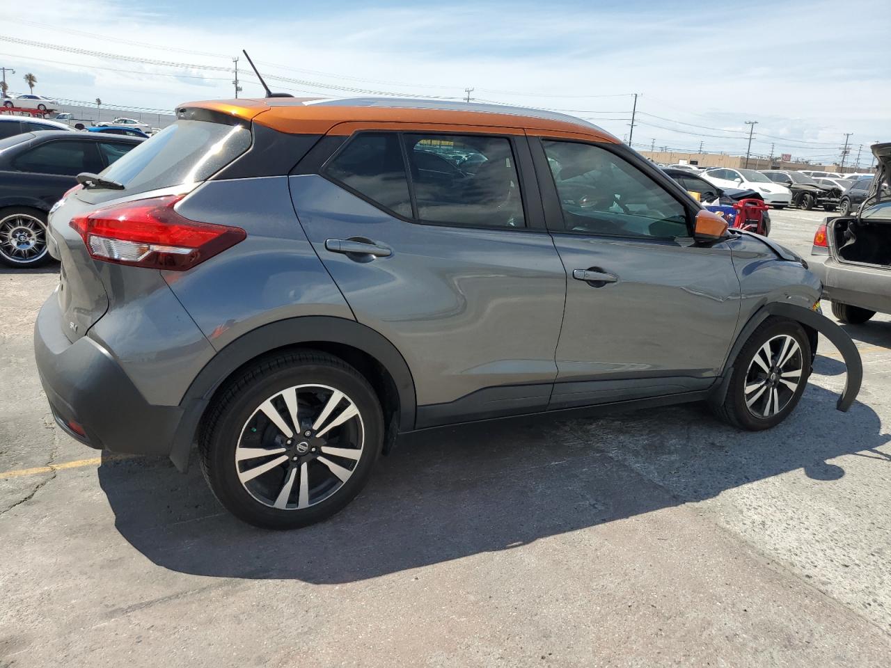 NISSAN KICKS S