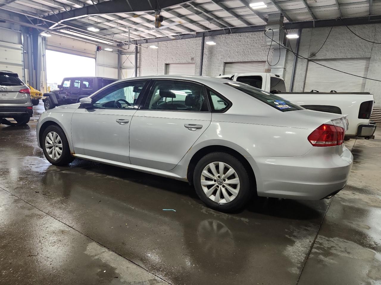 VOLKSWAGEN PASSAT S