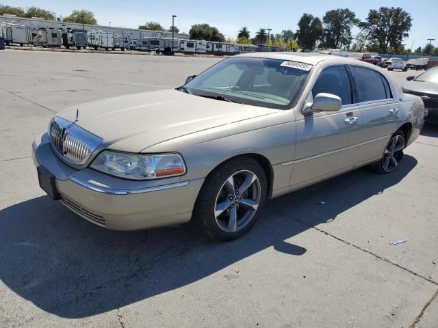 LINCOLN TOWN CAR SIGNATURE LIMITED