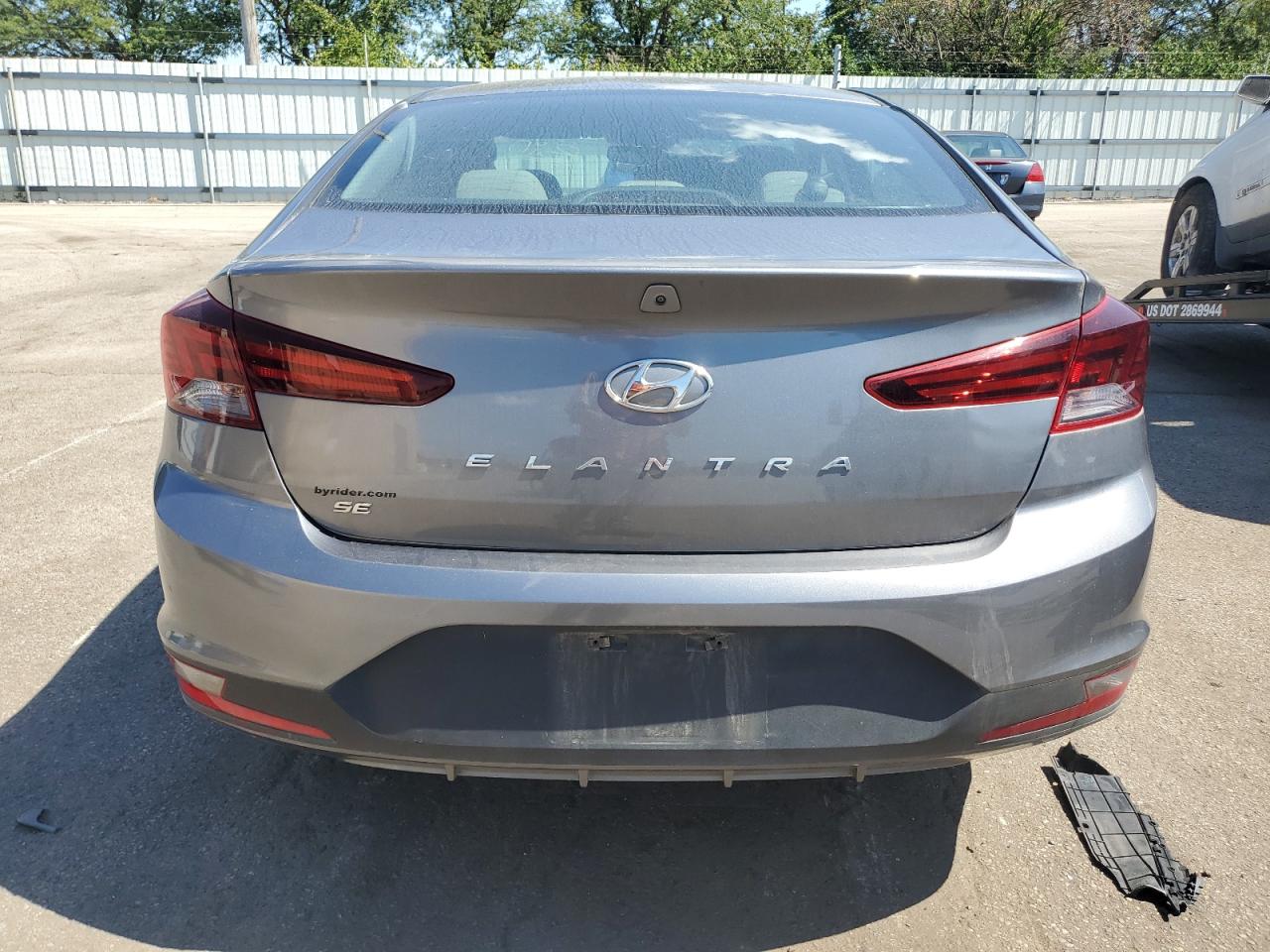 HYUNDAI ELANTRA SE