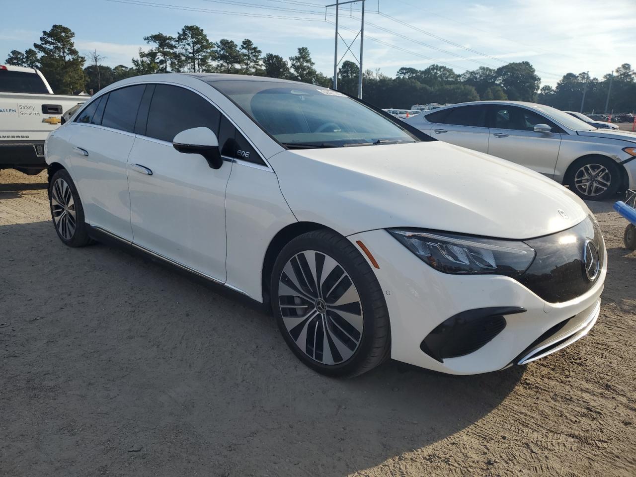 MERCEDES-BENZ EQE 350+