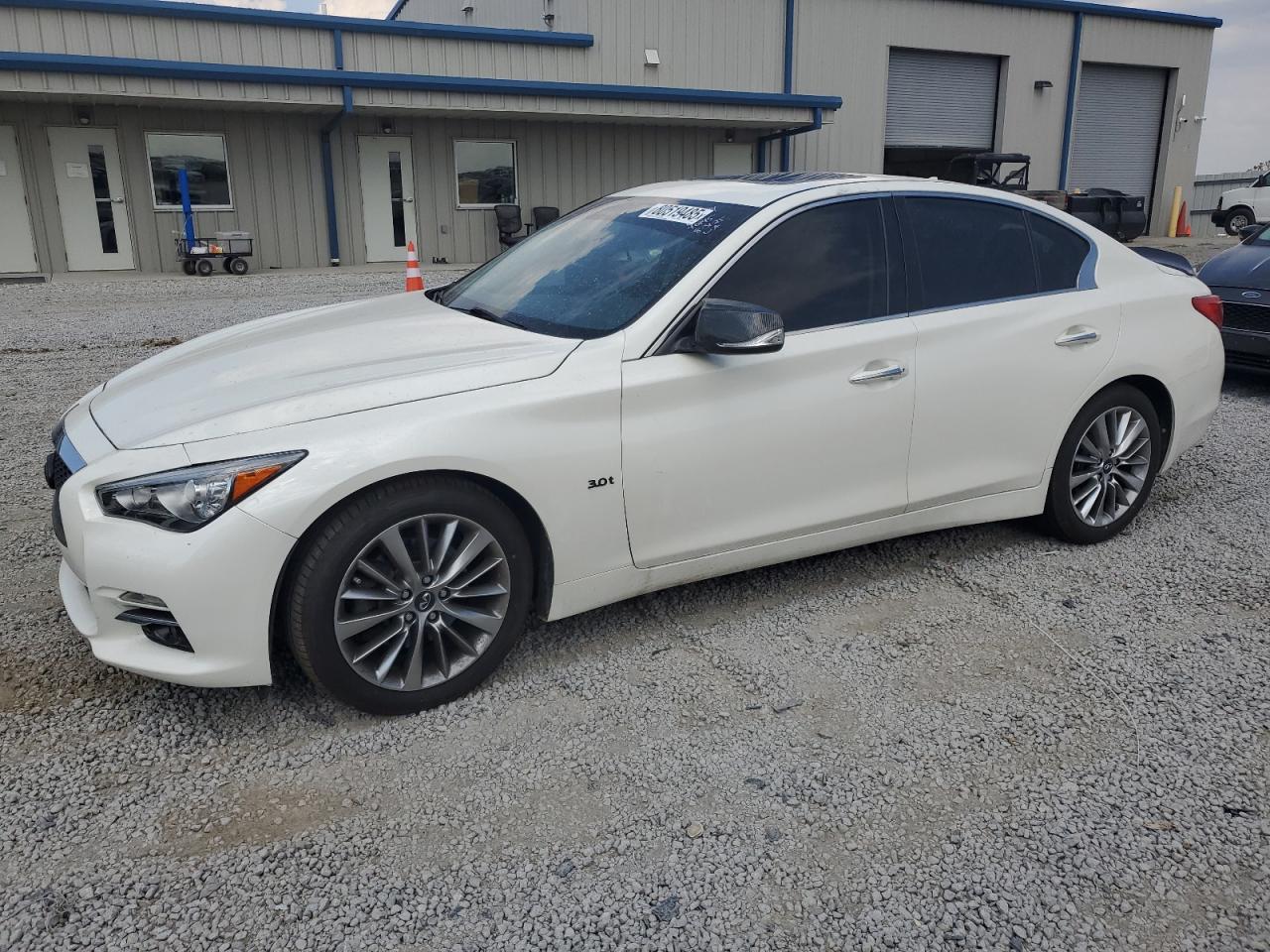 INFINITI Q50 PREMIUM