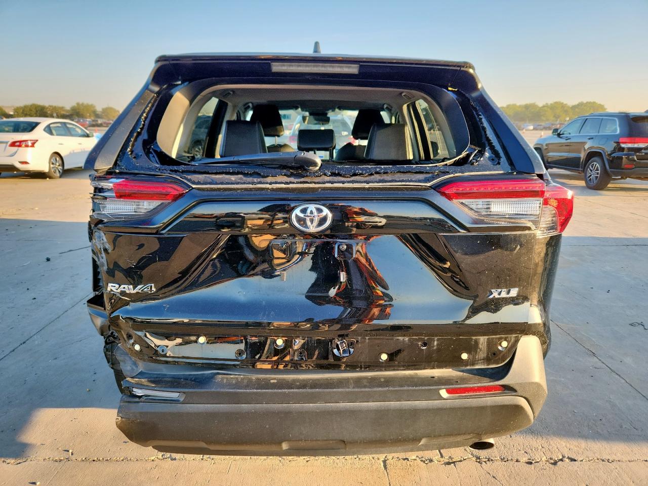 TOYOTA RAV4 XLE PREMIUM