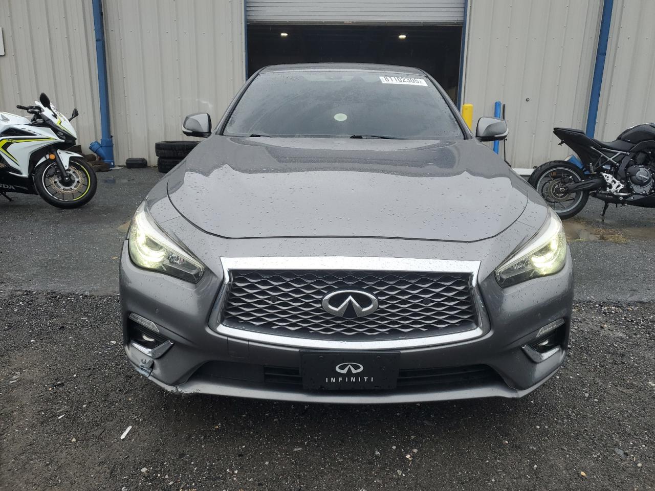 INFINITI Q50 LUXE