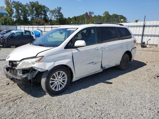 Global Auto Auctions: 2017 TOYOTA SIENNA XLE