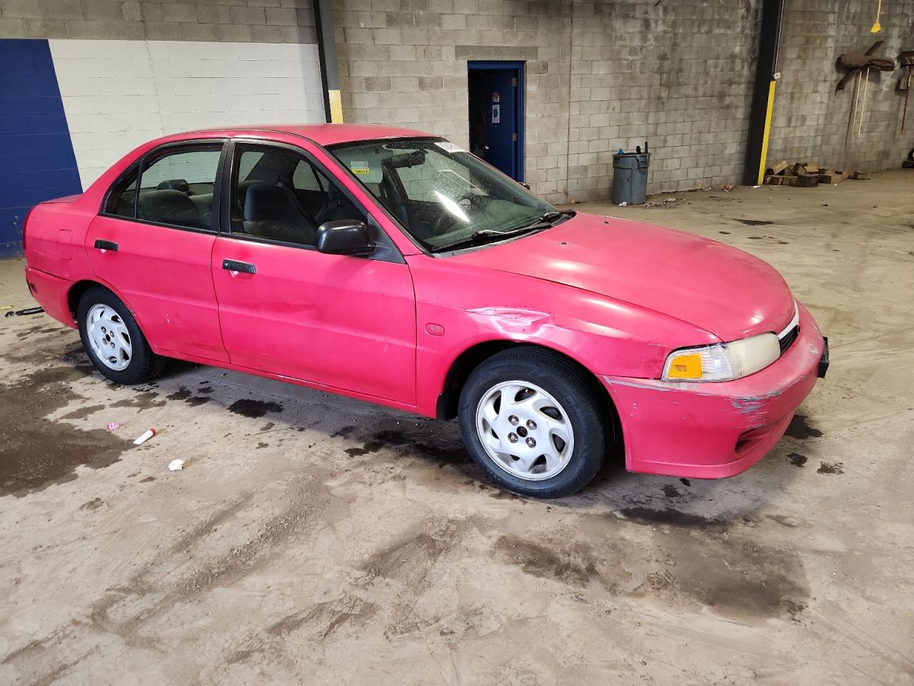 Lot #3302886916 2001 MITSUBISHI MIRAGE ES