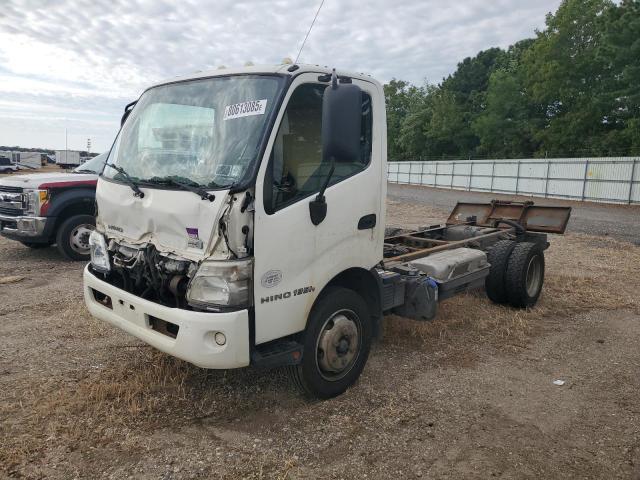 Global Auto Auctions: 2014 HINO 195