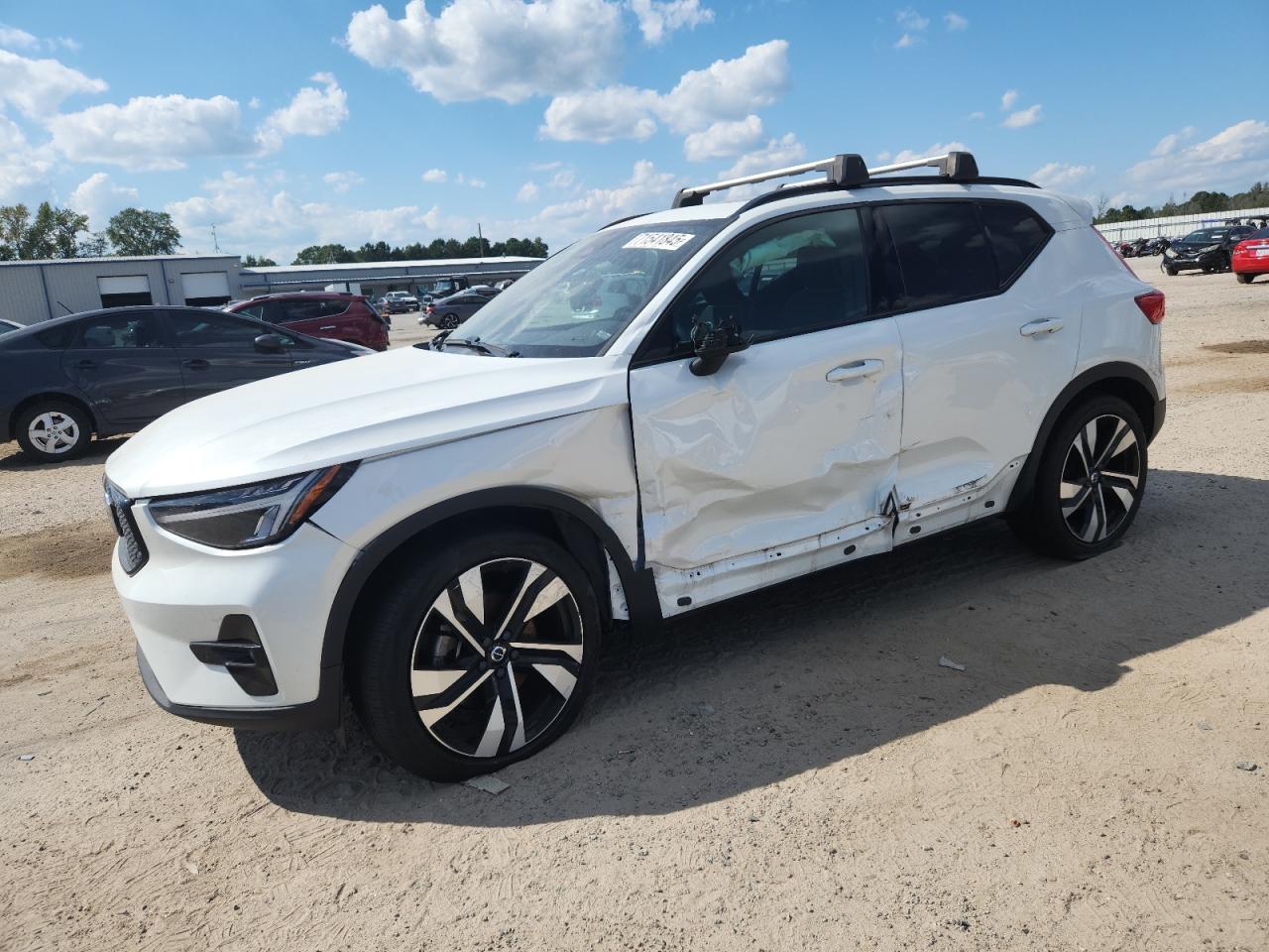 VOLVO XC40 PLUS