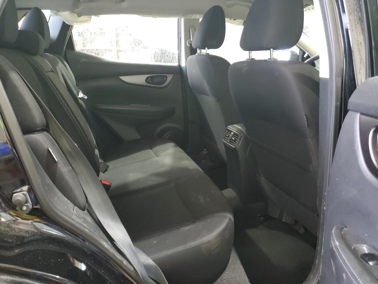 NISSAN ROGUE SPORT S