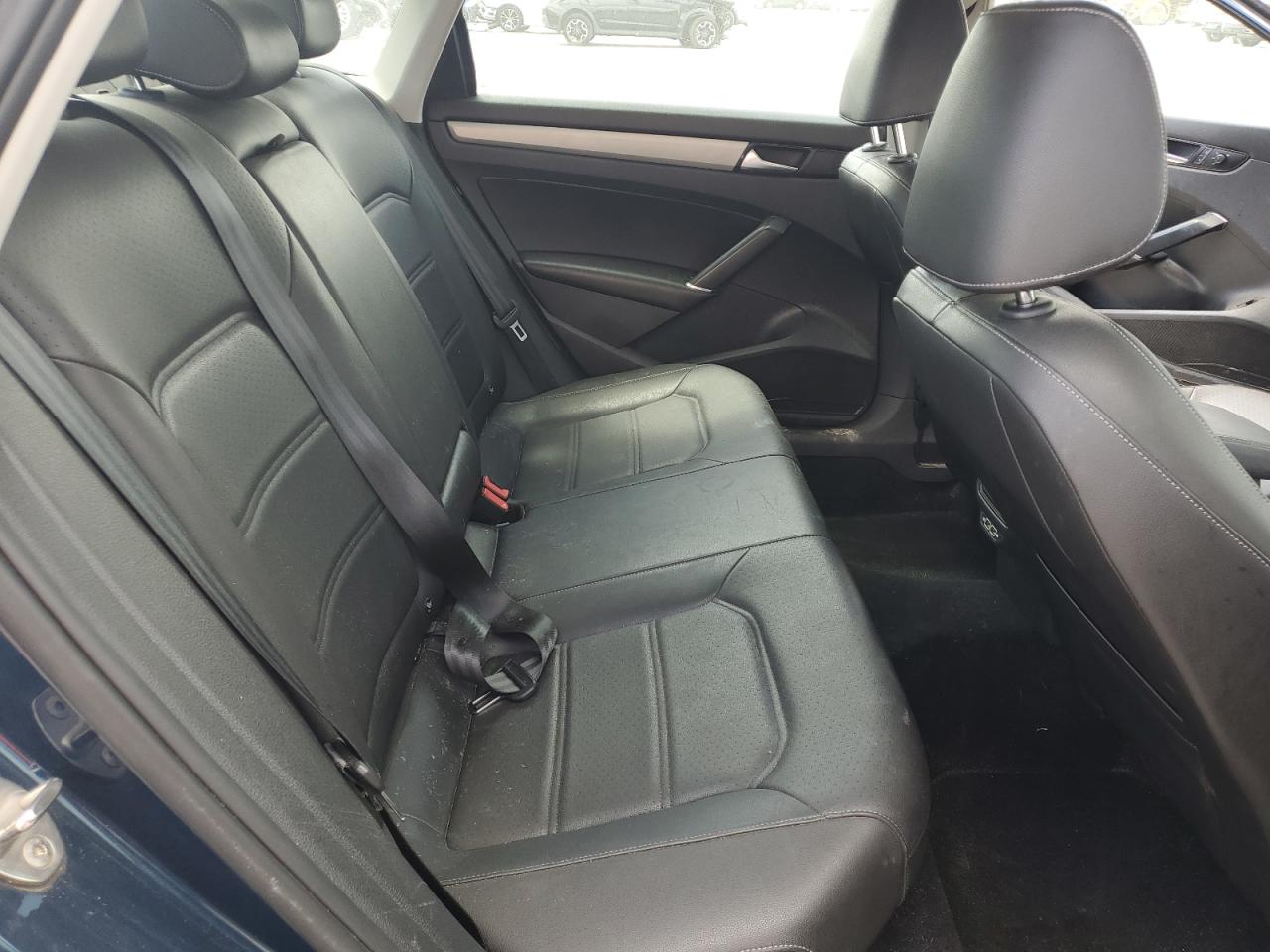 VOLKSWAGEN PASSAT SE