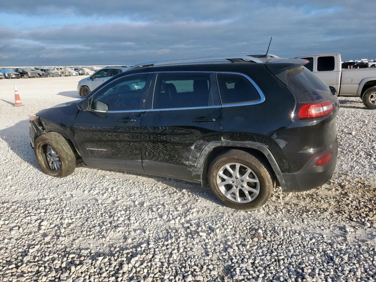 JEEP GRAND CHEROKEE LATITUDE PLUS