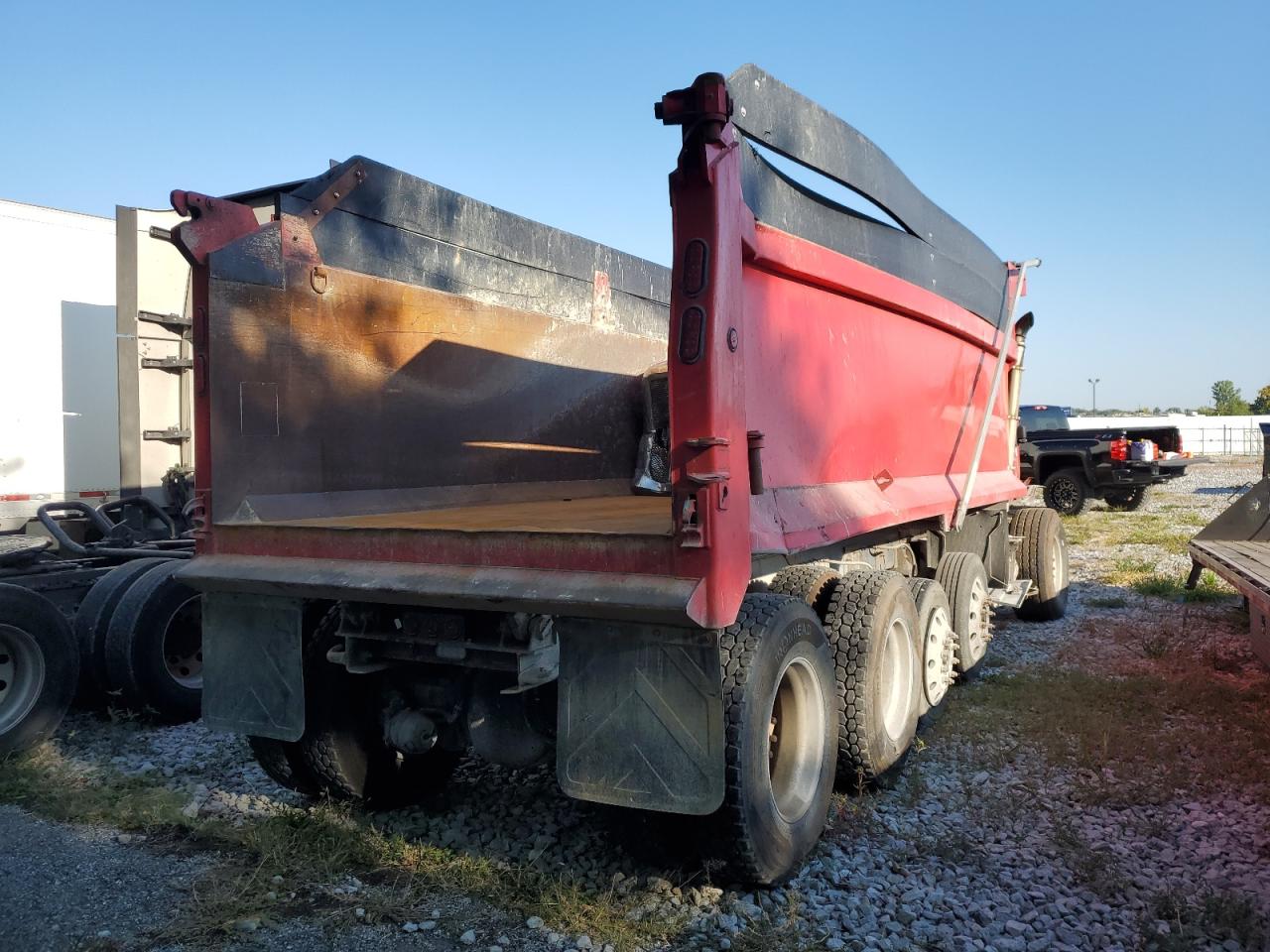 Lot #3280297956 2020 PETERBILT 567