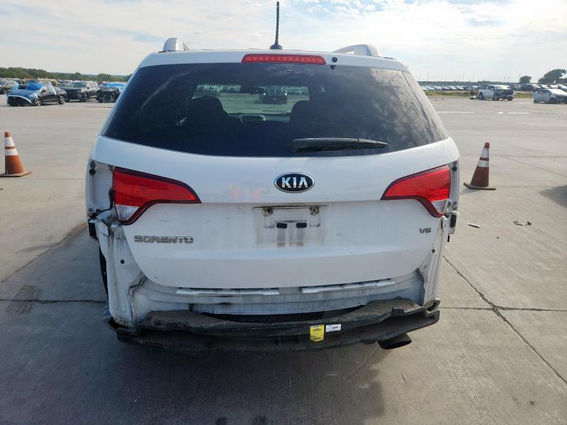 2015 KIA SORENTO LX - 5XYKTDA76FG658573