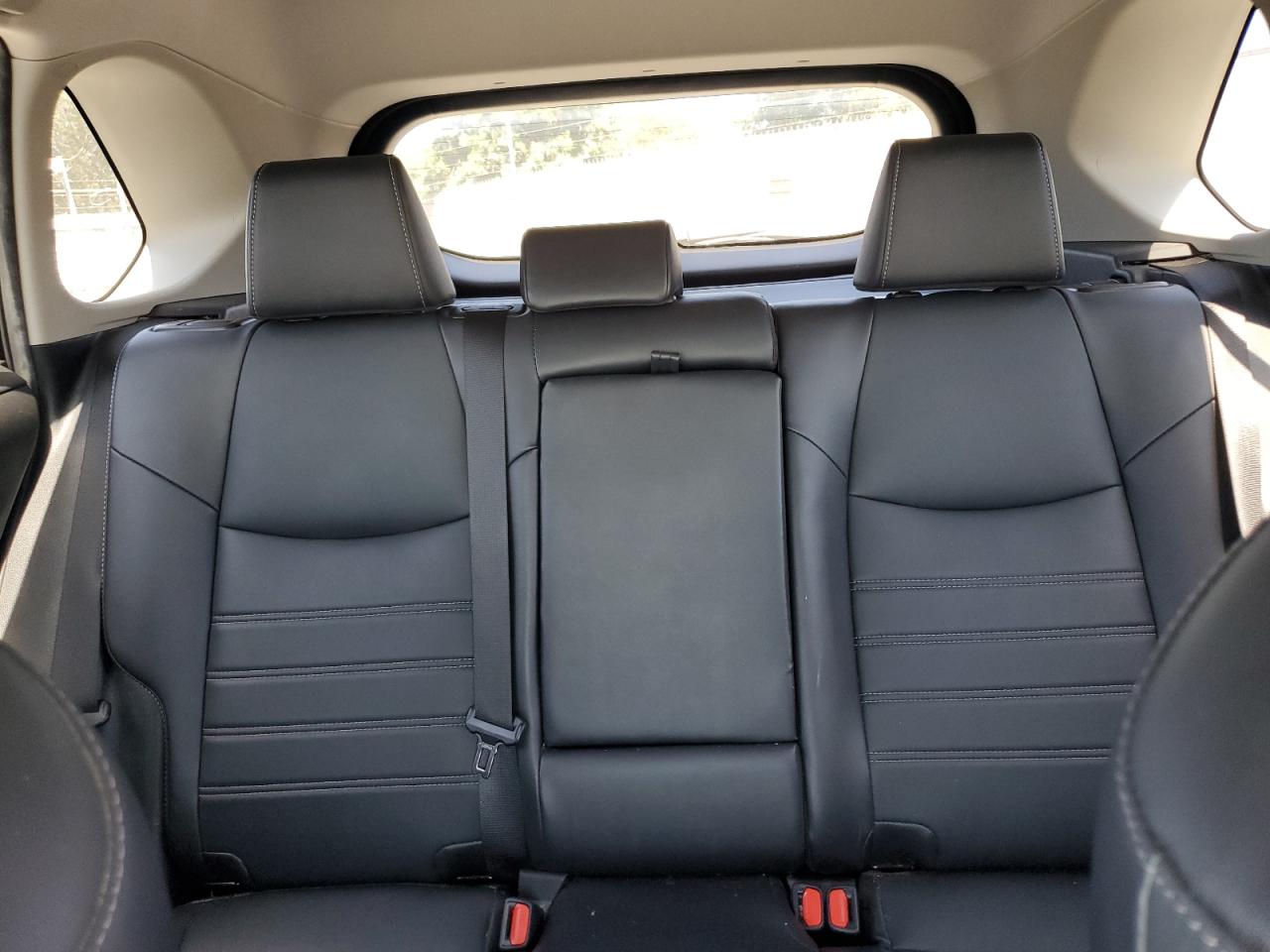 TOYOTA RAV4 XLE PREMIUM