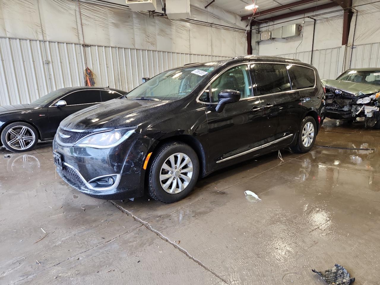 CHRYSLER PACIFICA TOURING L