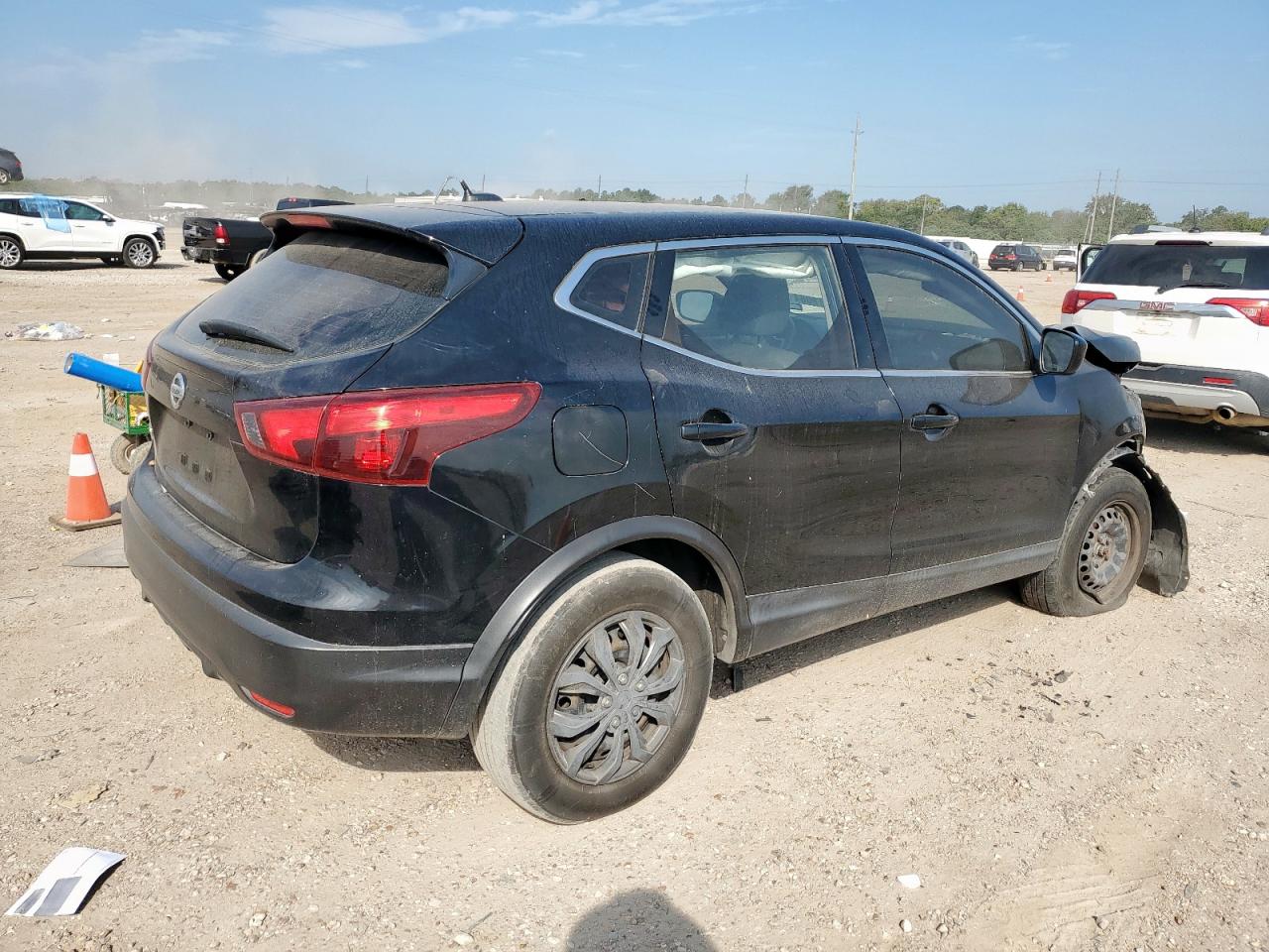 NISSAN ROGUE SPORT S