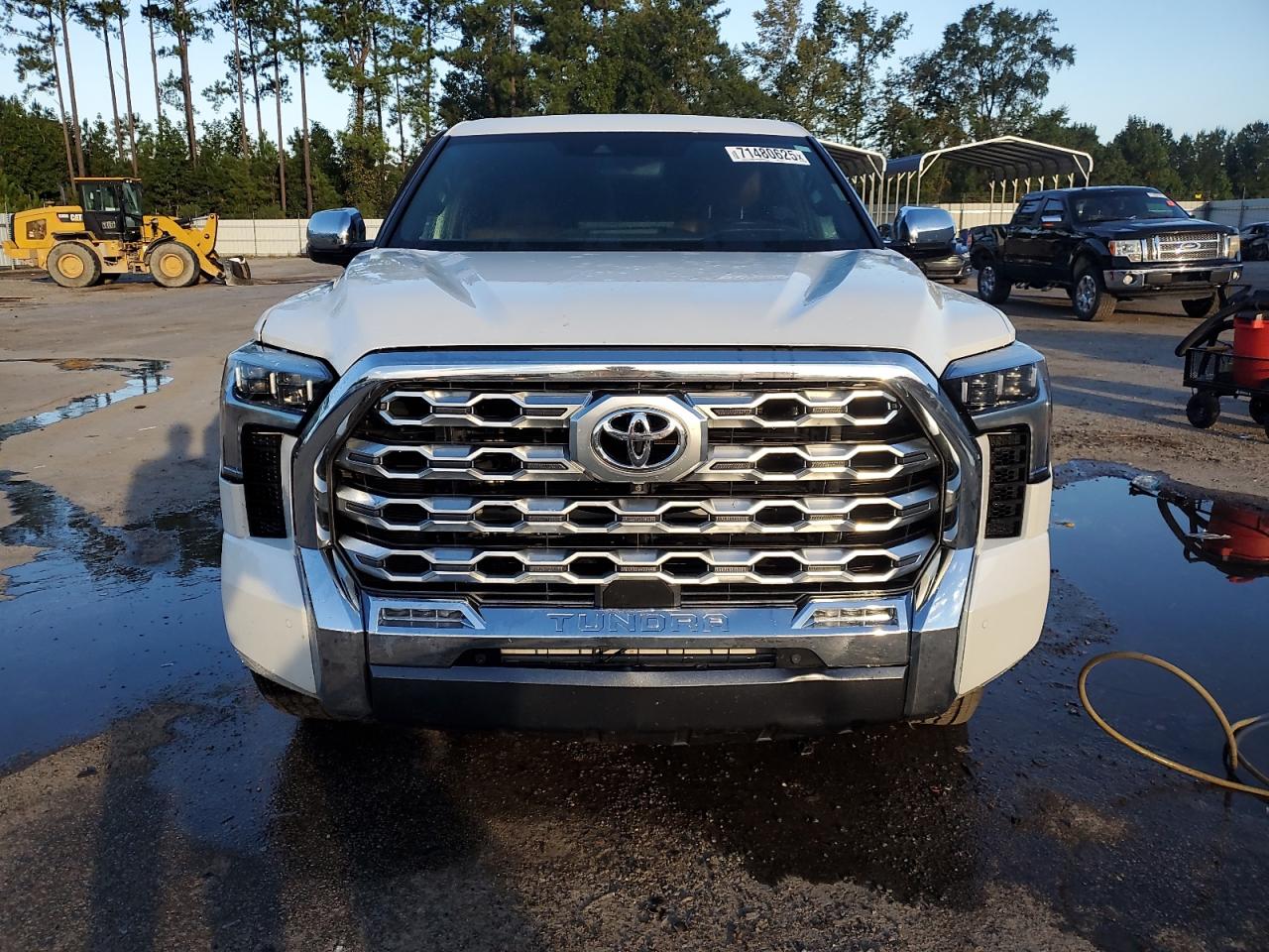 TOYOTA TUNDRA CREWMAX PLATINUM
