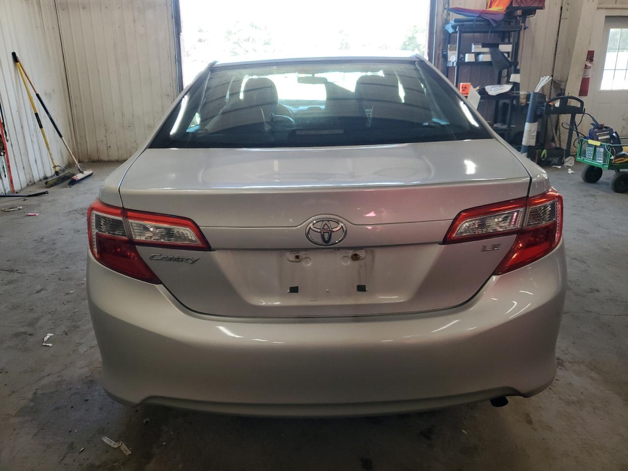 TOYOTA CAMRY BASE