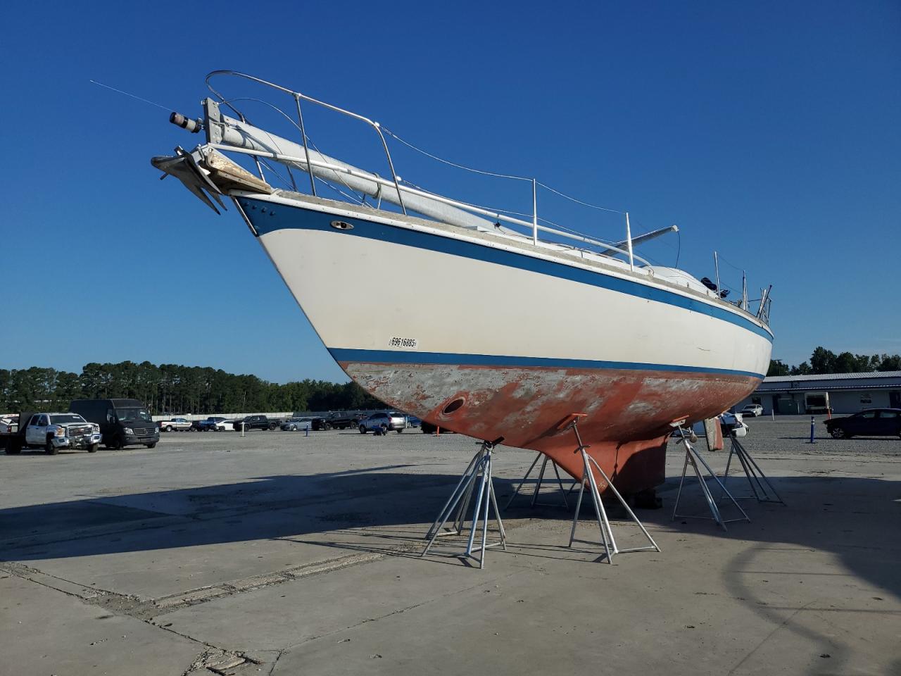Lot #3240099486 2002 SAIL BOAT BOAT