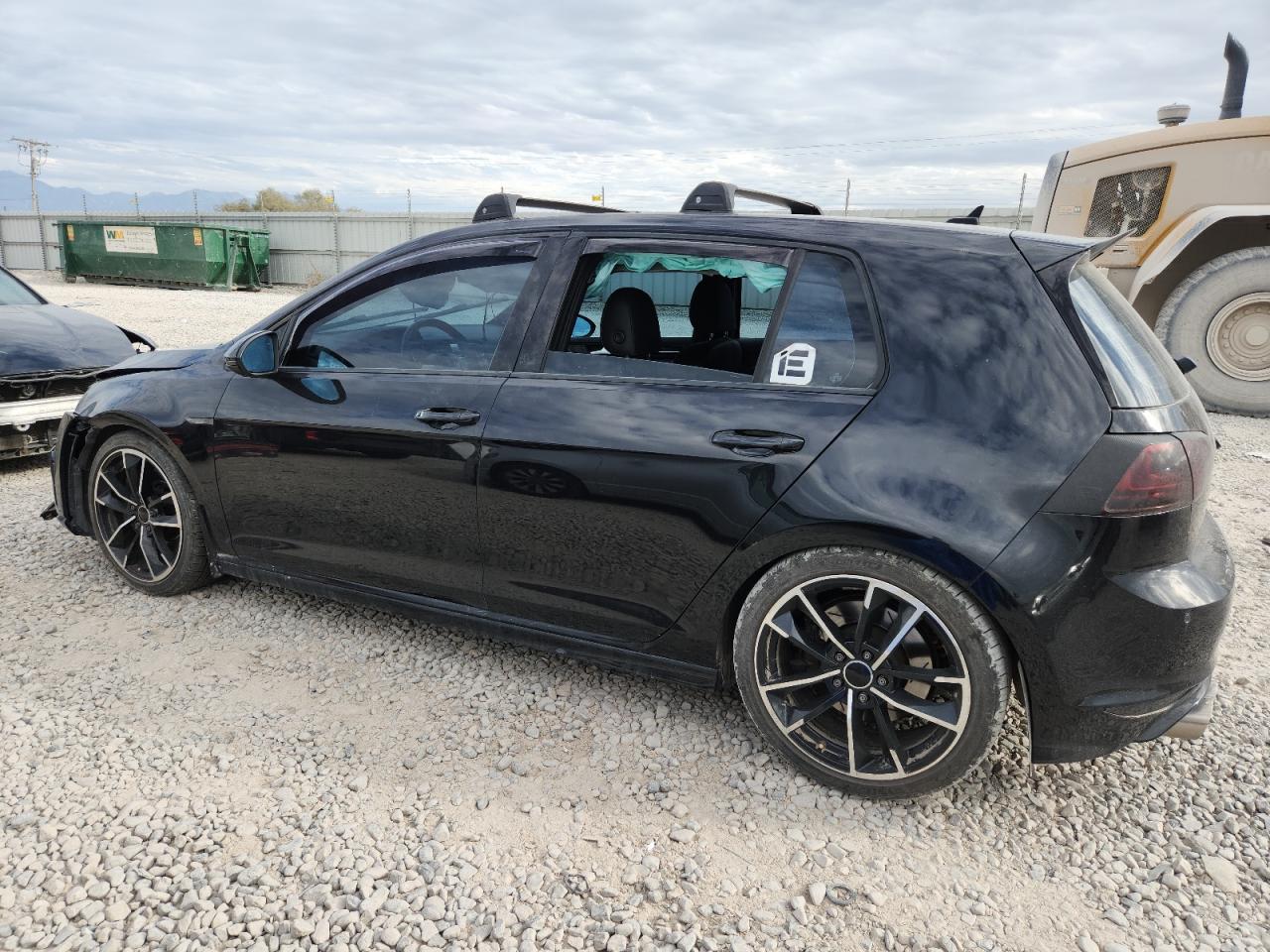 VOLKSWAGEN GOLF R