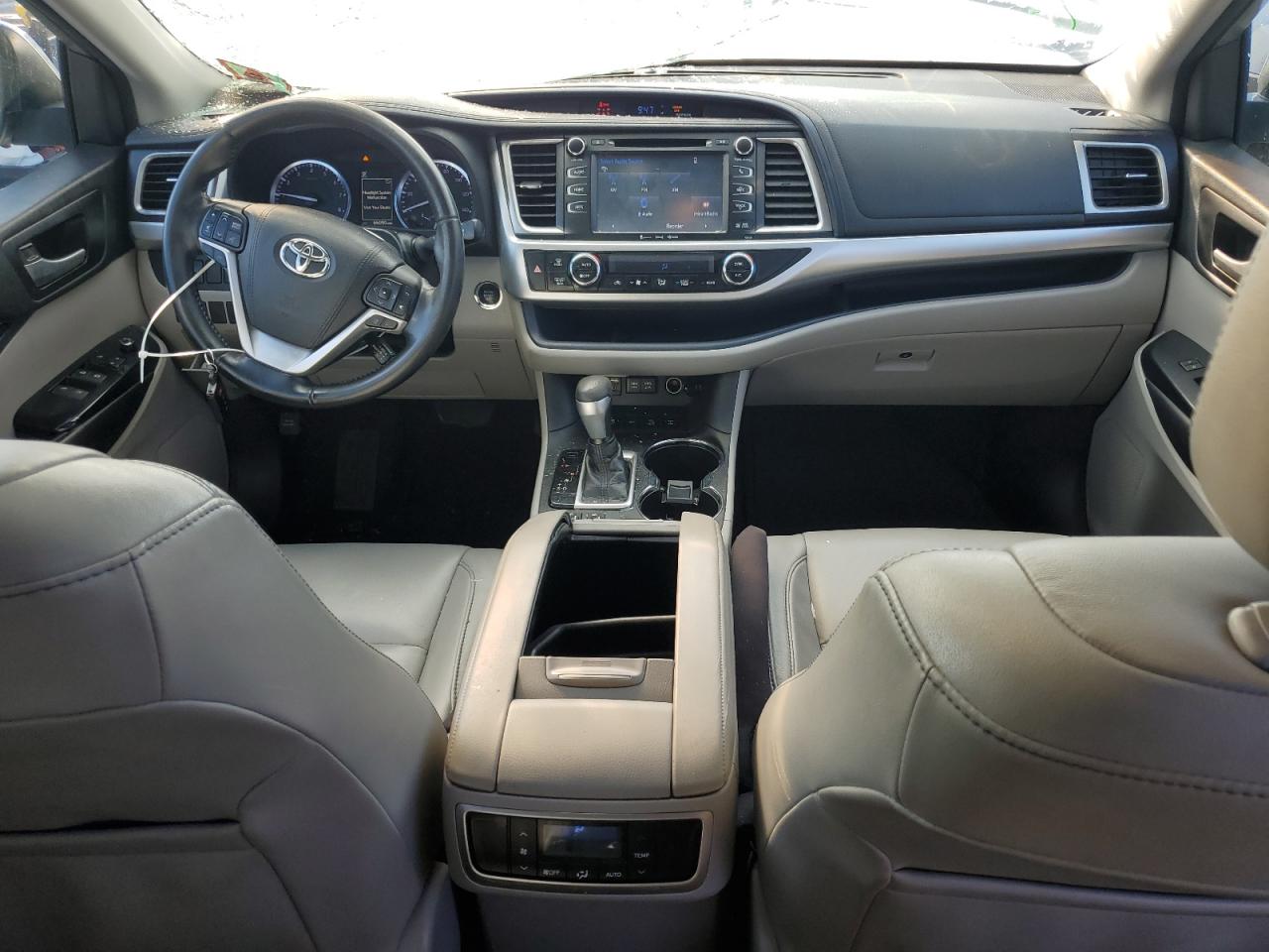 TOYOTA HIGHLANDER SE