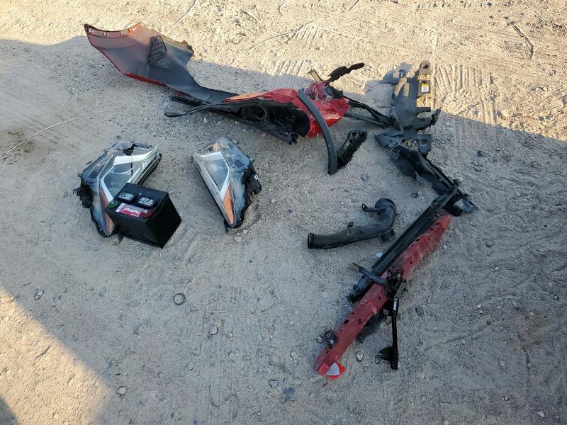 2017 TOYOTA RAV4 LE JTMZFREV2HJ110732